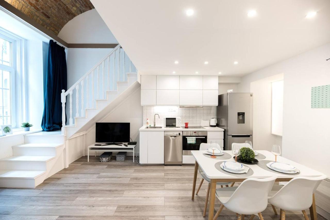 Newly Refurbished Home At Superb Location 布达佩斯 外观 照片